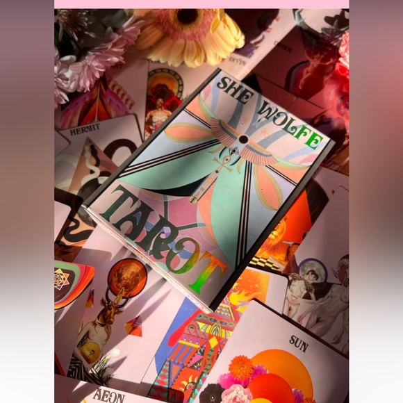 SHE WOLFE TAROT (MINT CONDITION) - Picture 6 of 12